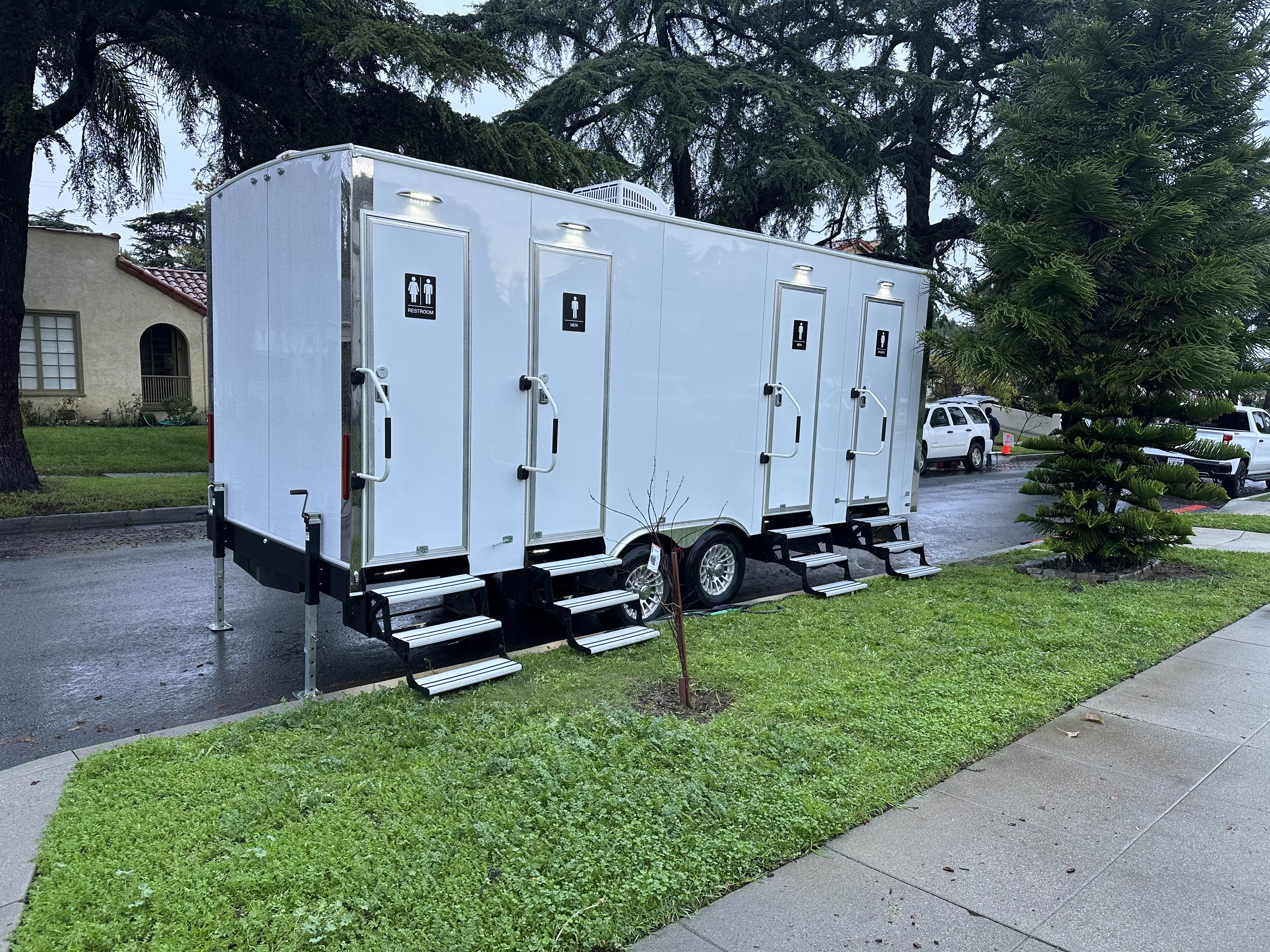 Luxury restroom trailer exterior